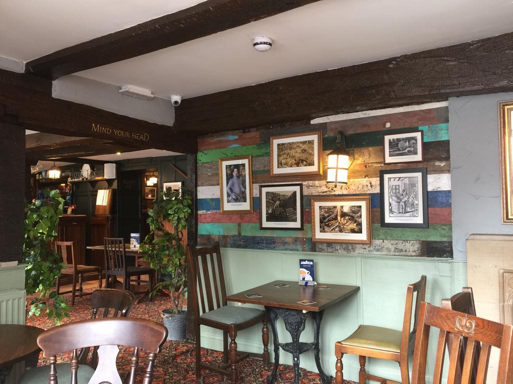 The Talbot Hotel Cleobury Mortimer Exterior photo